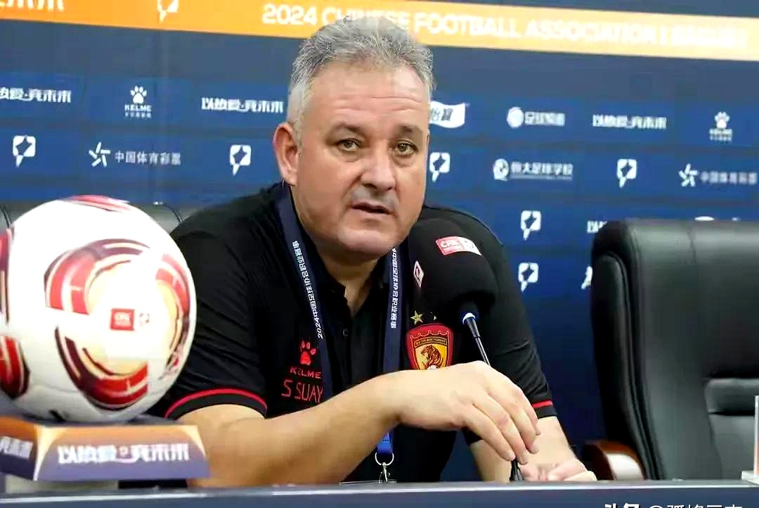 开云体育在线-关于球队战绩连胜，主教练信心满满赢得球迷赞誉的信息