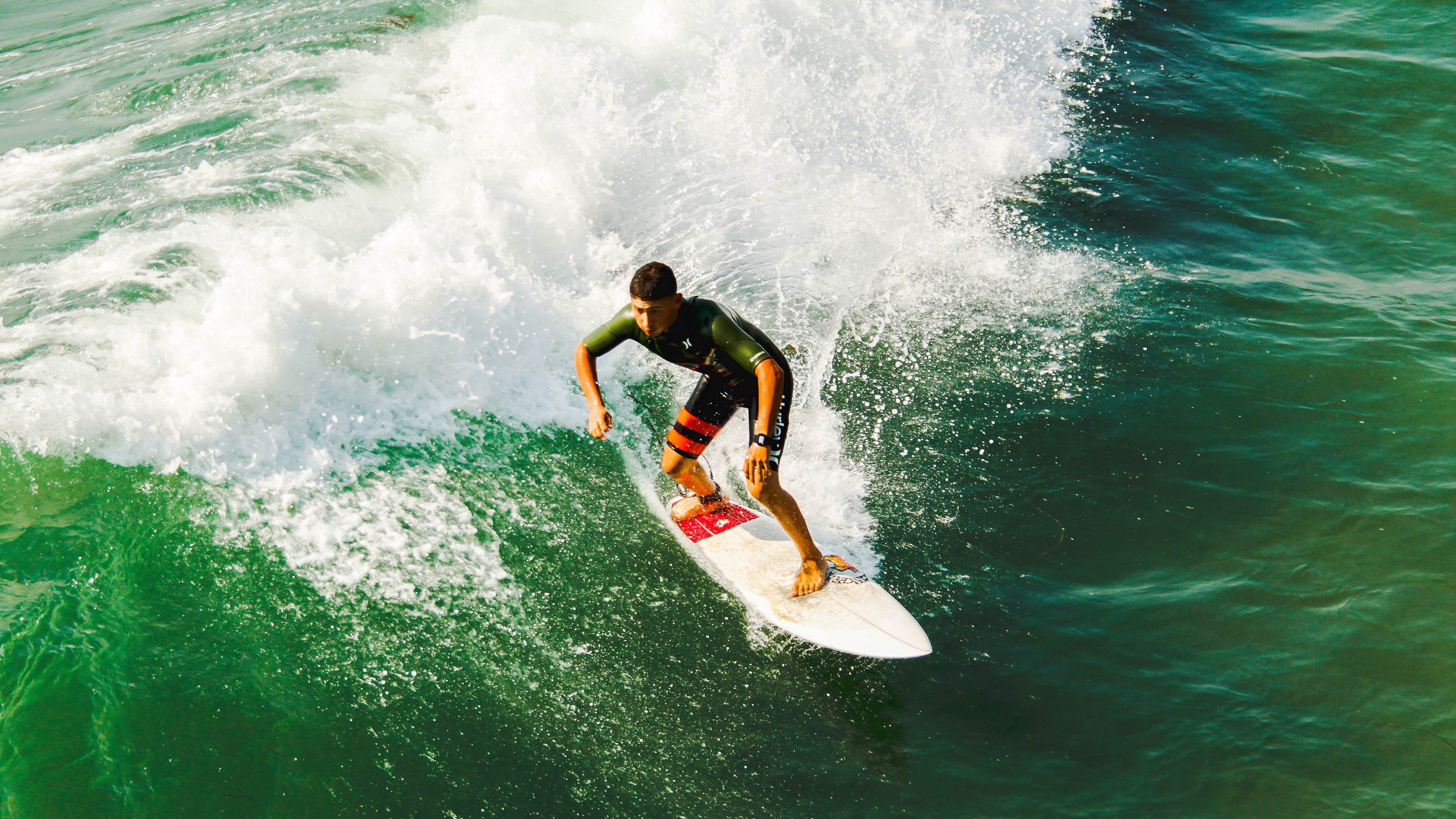绿茵场上的季后赛时刻,格纳布里生涯之夜,如NBA巨星般主宰赛场